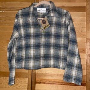 BB NWT Women’s Crop Top Plaid V-Neck Embroidered Flowers Around Neck Line SZ M